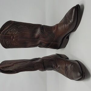 Frye Ladies Billy Pull On Boots Sz 6.5 GUC Brown